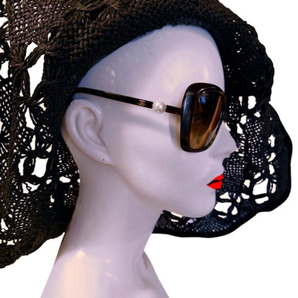 Vintage CHANEL Pearl Accent 5303-H Sunglasses - Picture 1 of 13